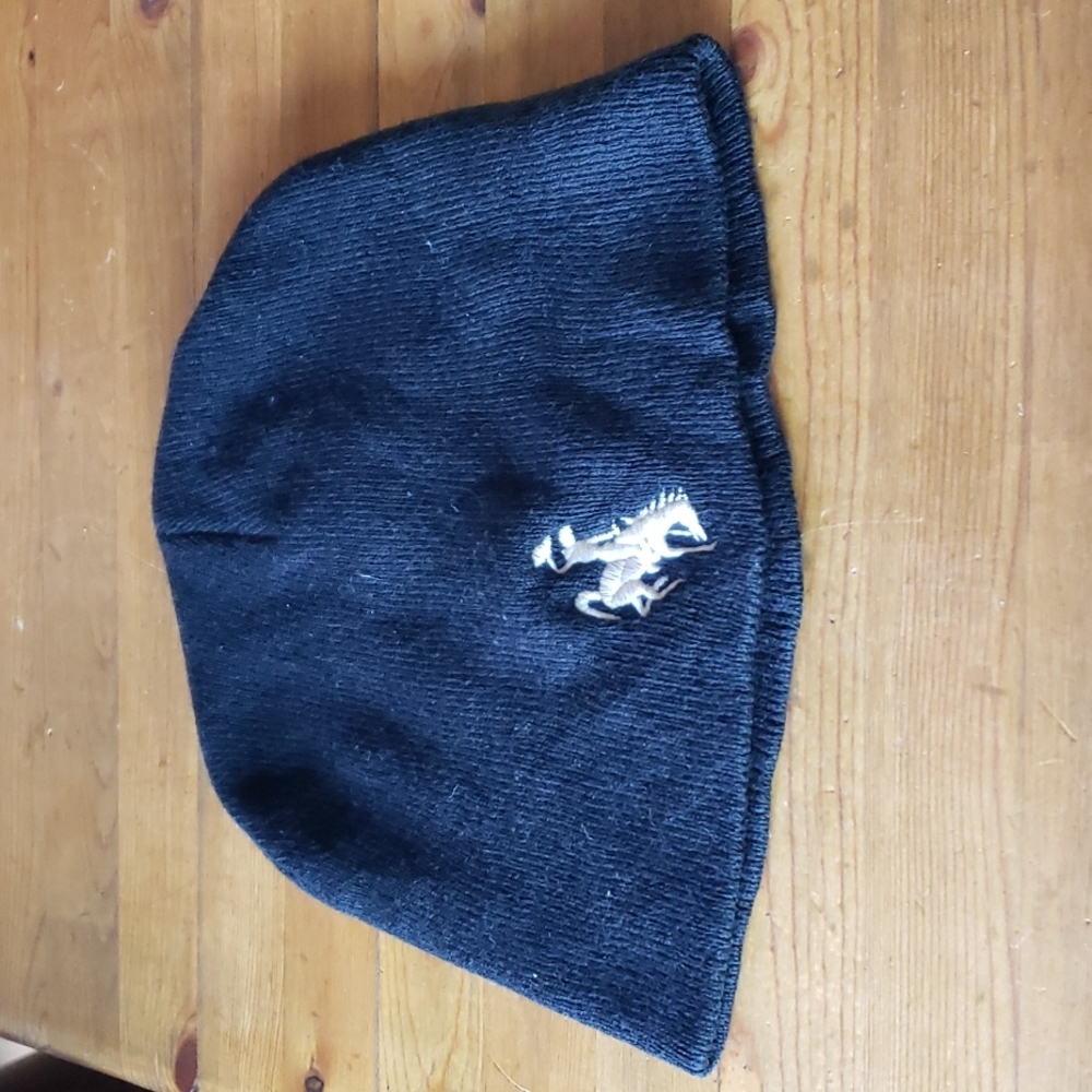 Wyoming "UW" Sock Cap  EUC Acrylic Small